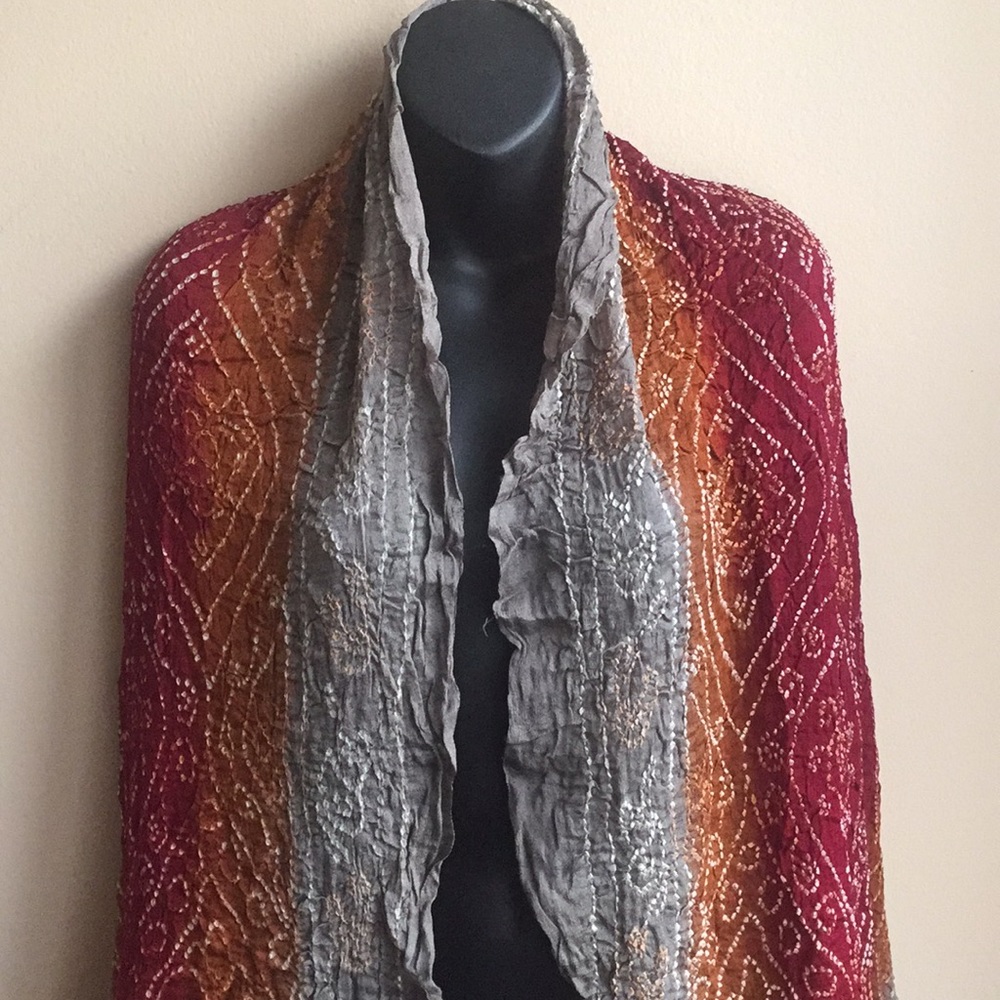 Beautiful crushed silk handcrafted scarf. - Picture 2 of 7
